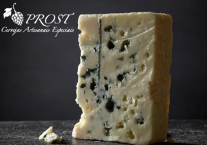 Leia mais sobre o artigo Queijo Roquefort: História, Características e Harmonizações